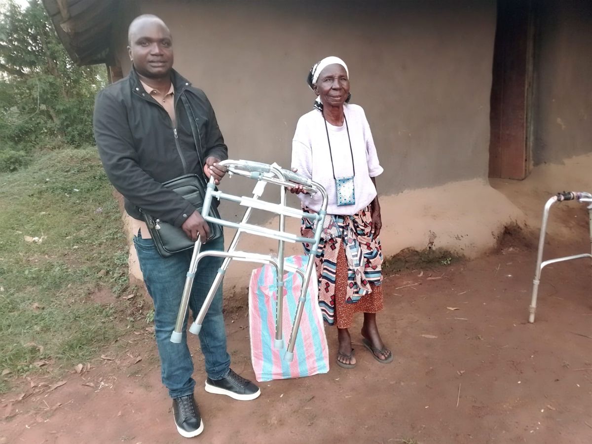Donation of a quadripod cane